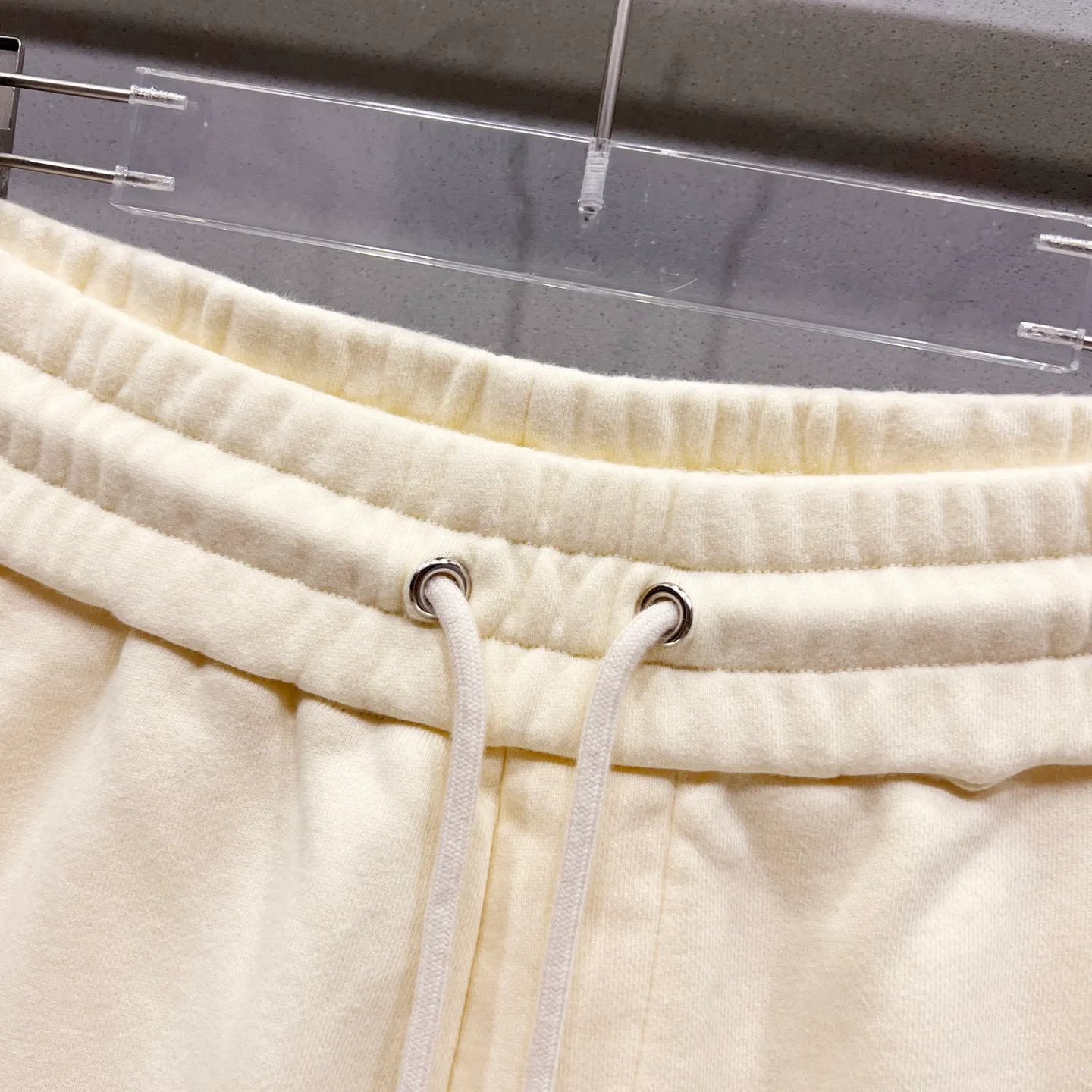 P190 chrome hearts/Chrome hearts pure cotton terry fabric shorts, three-dimensional Sanskrit cross hardware embroidery🪡LOGO logo, official synchronization, high version, high quality, fashionable personality, versatile trend, pure original quality, original fabric, tag, collar label, washed wheat, complete three standards, color: black, white, apricot. Size: S-XL